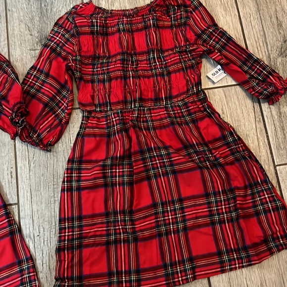 New girls matching smocked plaid flannel dresses Sz m(8) & as (6/7) soo cute! - Picture 3 of 5